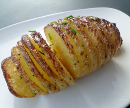 Картофель, запеченный гармошкой