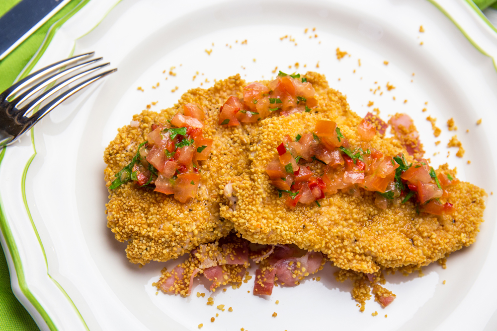 Шницель куриный. Отбивная эскалоп. Шницель венский свиной. Венский шницель, австрия. Эскалоп в панировке.