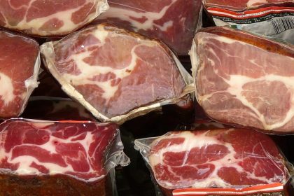 Не просрочено: доказано, что мясо в вакууме можно хранить дольше, чем считалось