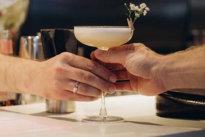 Новий заклад. Одеса: джиновий коктейльний бар Sparkle Gin Bar на Європейській площі