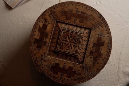 З кореня традиції: Khrystyna Rachytska відтворили автентичний гуцульський пасківник