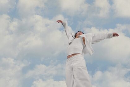 Гастрономічні тренди та колір року від Pantone «Cloud Dancer»: відтінок білого під назвою хмарна танцівниця