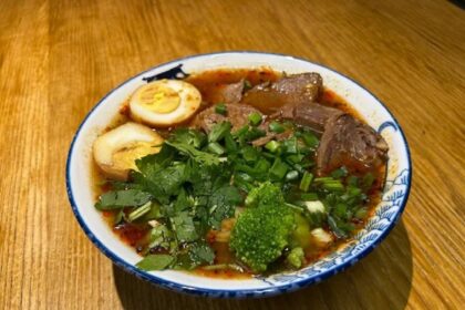 Новий заклад: Київ: «Asia Щаслива» – рамен та пельмені на Михайлівській