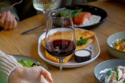 Новий заклад. Київ: Prosecco Bar «Чотири Чебуреки» відкрили на вулиці Павла Скоропадського